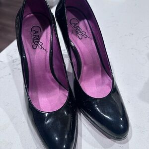 Carlos Santana Glossy Black Heels with Purple Interior